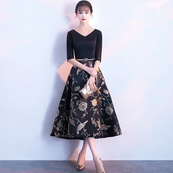 Vytlačené Kvet Satin Black Koktejlové Šaty S Rukávmi Elegantného Tvaru V - Line Plus Veľkosť Semi Formálne Šaty