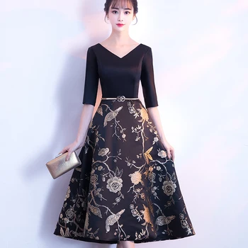 Vytlačené Kvet Satin Black Koktejlové Šaty S Rukávmi Elegantného Tvaru V - Line Plus Veľkosť Semi Formálne Šaty 2