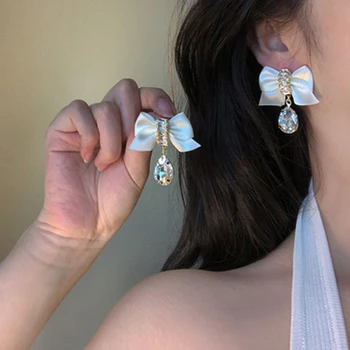 Nové Módne Luxusné Crystal Visieť Elegantné Náušnice Sladké Romantickom Štýle Bowknot Modelovanie Náušnice Pre Ženy 2021 Trend Šperky 3